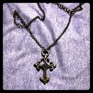 ⚜️5/$25⚜️Gold tone cross necklace